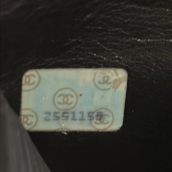 Chanel Black CC Leather Compact Wallet - Picture 5 of 7